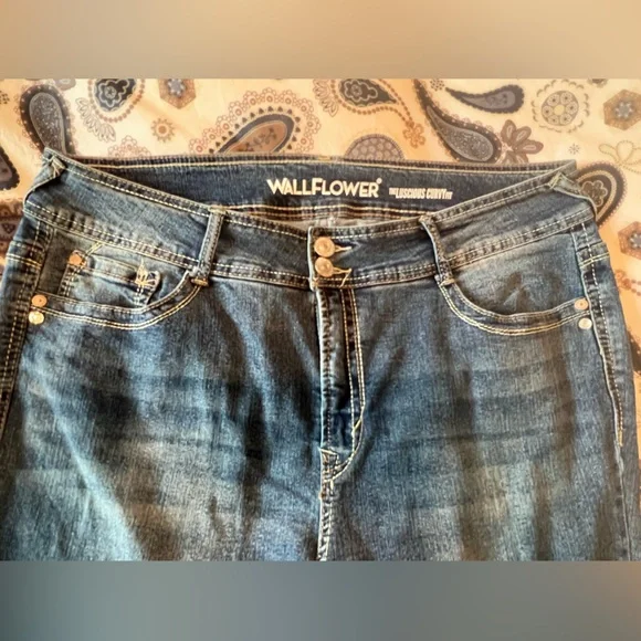 Wallflower Boot Cut Jeans size 16 - Picture 5 of 8